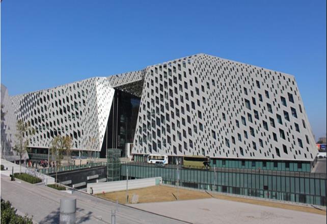 氟碳鋁單板廠家的氟碳鋁單板幕墻具有哪些優點