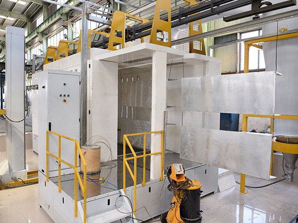 國昆鋁單板：烘烤箱全自動噴粉房