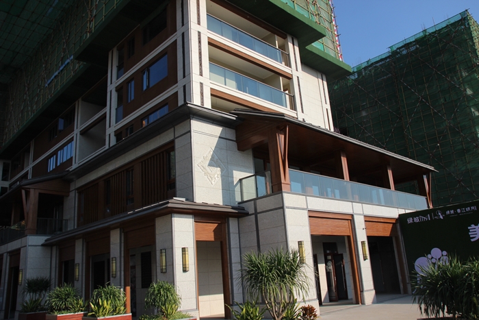 西雙版納春江明月高檔小區室外鋁單板裝飾項目