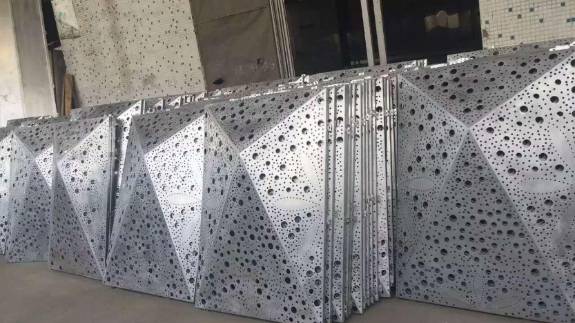 附近鋁單板廠家哪家好?