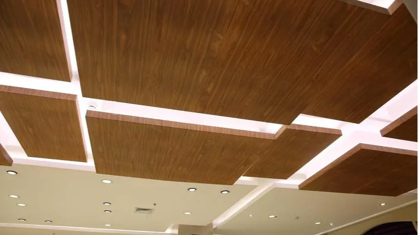 云南鋁單板廠家?guī)懔私馐裁词悄炯y鋁單板 云南國昆鋁單板廠